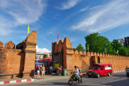 Tae Phae Gate Tha Pae Gate E1493109395336