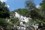 Mae Ya Waterfall 02