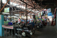 Somphet Market 01