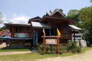 Bb Wat Nam Hu 04