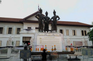 Bb Three Kings Monument 01