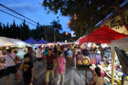 Sunday Night Market 02