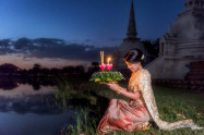Loy Krathong 11