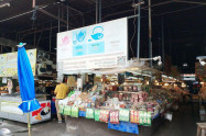 Ton Payom Market 10